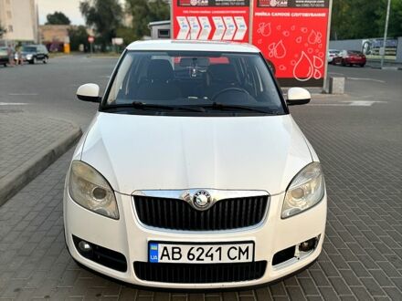 Шкода Фабия 2008 в Киеве на Automoto.ua Белый Шкода Фабия, объемом двигателя 1.6 л и пробегом 237 тыс. км за 5200 $, фото 1 на Automoto.ua
