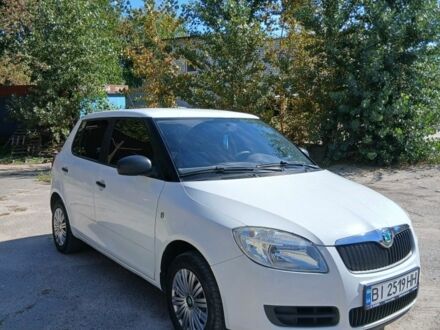 Белый Шкода Фабия, объемом двигателя 1.2 л и пробегом 198 тыс. км за 3850 $, фото 1 на Automoto.ua