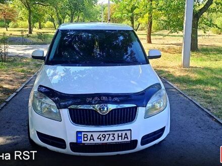 Шкода Фабия 2008 в Кропивницком (Кировограде) на Automoto.ua Белый Шкода Фабия, объемом двигателя 1.4 л и пробегом 364 тыс. км за 3999 $, фото 1 на Automoto.ua