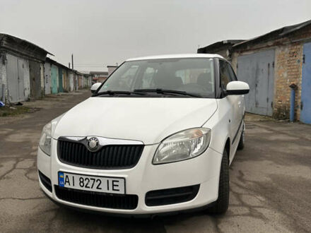 Білий Шкода Фабія, об'ємом двигуна 1.42 л та пробігом 247 тис. км за 4500 $, фото 1 на Automoto.ua