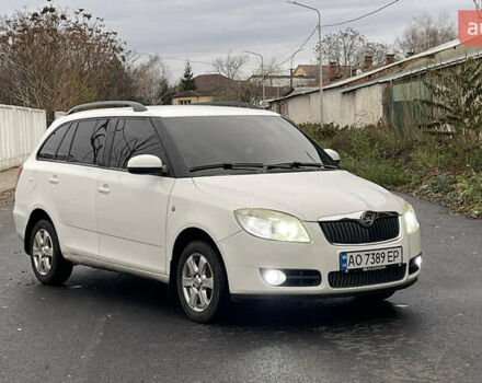 Белый Шкода Фабия, объемом двигателя 1.2 л и пробегом 315 тыс. км за 5000 $, фото 1 на Automoto.ua