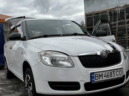 Белый Шкода Фабия, объемом двигателя 1.2 л и пробегом 256 тыс. км за 4500 $, фото 1 на Automoto.ua