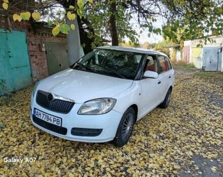 Білий Шкода Фабія, об'ємом двигуна 1.4 л та пробігом 390 тис. км за 2751 $, фото 1 на Automoto.ua