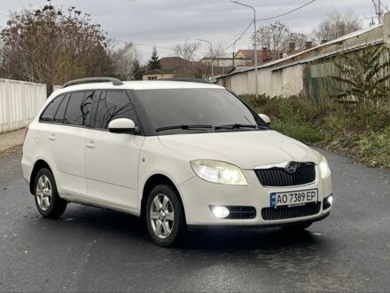 Белый Шкода Фабия, объемом двигателя 1.2 л и пробегом 315 тыс. км за 5000 $, фото 1 на Automoto.ua