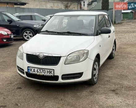 Белый Шкода Фабия, объемом двигателя 1.2 л и пробегом 240 тыс. км за 2999 $, фото 1 на Automoto.ua