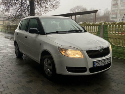 Белый Шкода Фабия, объемом двигателя 1.42 л и пробегом 349 тыс. км за 4600 $, фото 1 на Automoto.ua