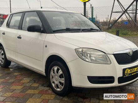 Шкода Фабия 2009 в Стрые на Automoto.ua Белый Шкода Фабия, объемом двигателя 1.2 л и пробегом 237 тыс. км за 4000 $, фото 1 на Automoto.ua