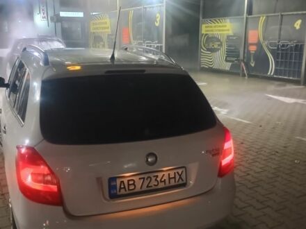 Шкода Фабія 2009 у Ладижин на Automoto.ua Білий Шкода Фабія, об'ємом двигуна 1.2 л та пробігом 253 тис. км за 4500 $, фото 1 на Automoto.ua