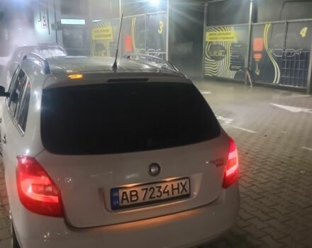 Белый Шкода Фабия, объемом двигателя 1.2 л и пробегом 253 тыс. км за 4500 $, фото 1 на Automoto.ua