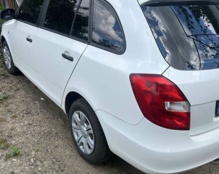 Білий Шкода Фабія, об'ємом двигуна 1.2 л та пробігом 216 тис. км за 4192 $, фото 1 на Automoto.ua