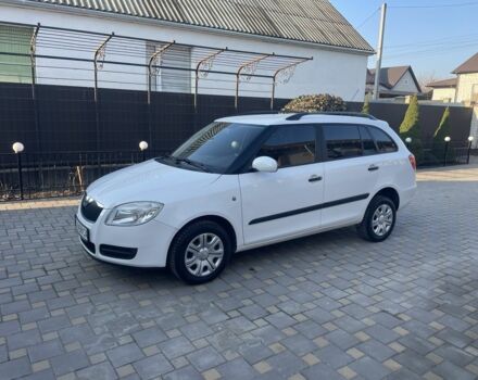 Белый Шкода Фабия, объемом двигателя 1.2 л и пробегом 164 тыс. км за 4200 $, фото 1 на Automoto.ua