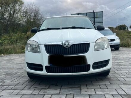 Шкода Фабия 2010 в Львове на Automoto.ua Белый Шкода Фабия, объемом двигателя 1.4 л и пробегом 250 тыс. км за 2200 $, фото 1 на Automoto.ua