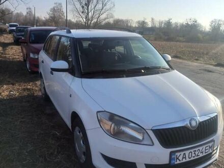 Білий Шкода Фабія, об'ємом двигуна 1.6 л та пробігом 220 тис. км за 5200 $, фото 1 на Automoto.ua