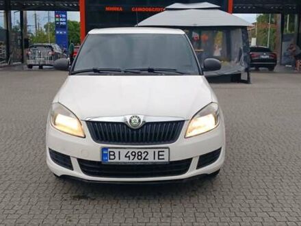 Белый Шкода Фабия, объемом двигателя 1.2 л и пробегом 248 тыс. км за 4850 $, фото 1 на Automoto.ua