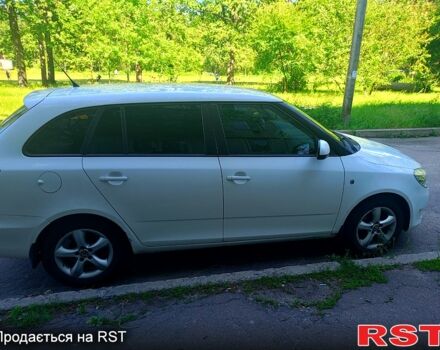 Белый Шкода Фабия, объемом двигателя 1.2 л и пробегом 335 тыс. км за 6200 $, фото 1 на Automoto.ua