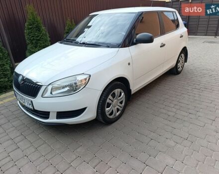 Белый Шкода Фабия, объемом двигателя 1.39 л и пробегом 140 тыс. км за 6200 $, фото 1 на Automoto.ua