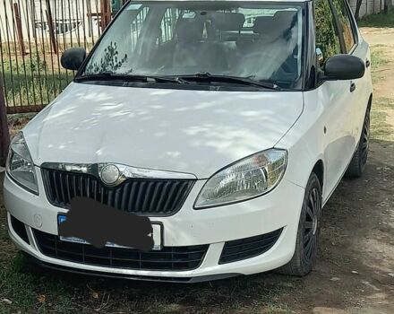 Белый Шкода Фабия, объемом двигателя 1.6 л и пробегом 264 тыс. км за 5500 $, фото 1 на Automoto.ua