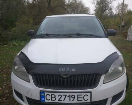 Белый Шкода Фабия, объемом двигателя 1.6 л и пробегом 204 тыс. км за 5300 $, фото 1 на Automoto.ua
