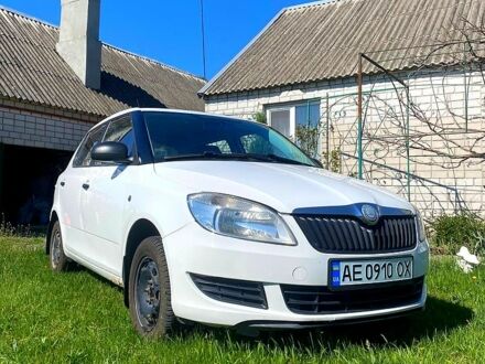 Шкода Фабия 2010 в Криничках на Automoto.ua Белый Шкода Фабия, объемом двигателя 1.2 л и пробегом 125 тыс. км за 4400 $, фото 1 на Automoto.ua