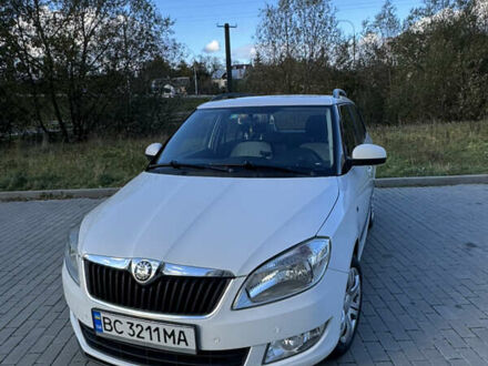 Шкода Фабия 2010 в Львове на Automoto.ua Белый Шкода Фабия, объемом двигателя 1.2 л и пробегом 230 тыс. км за 7200 $, фото 1 на Automoto.ua