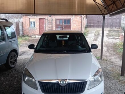 Белый Шкода Фабия, объемом двигателя 1.6 л и пробегом 290 тыс. км за 5400 $, фото 1 на Automoto.ua