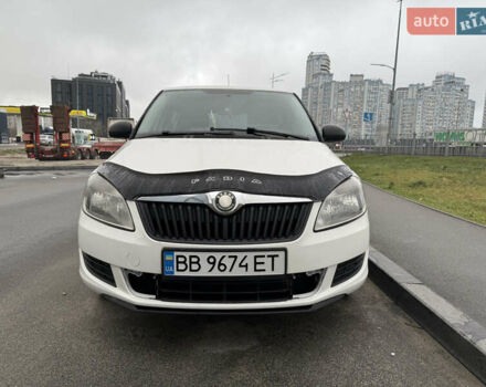 Белый Шкода Фабия, объемом двигателя 1.2 л и пробегом 184 тыс. км за 4800 $, фото 1 на Automoto.ua