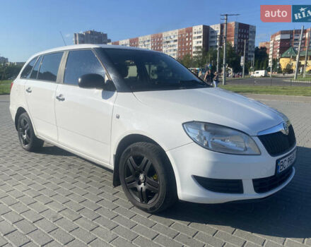 Белый Шкода Фабия, объемом двигателя 1.6 л и пробегом 268 тыс. км за 5700 $, фото 1 на Automoto.ua