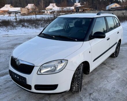 Белый Шкода Фабия, объемом двигателя 1.4 л и пробегом 289 тыс. км за 3250 $, фото 1 на Automoto.ua