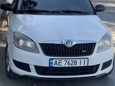 Білий Шкода Фабія, об'ємом двигуна 1.6 л та пробігом 310 тис. км за 4200 $, фото 1 на Automoto.ua