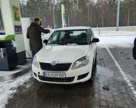 Білий Шкода Фабія, об'ємом двигуна 1.39 л та пробігом 239 тис. км за 5250 $, фото 1 на Automoto.ua