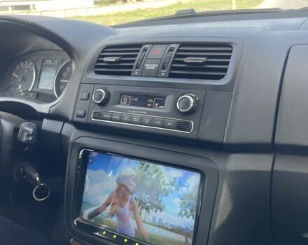 Белый Шкода Фабия, объемом двигателя 1.2 л и пробегом 180 тыс. км за 7499 $, фото 1 на Automoto.ua