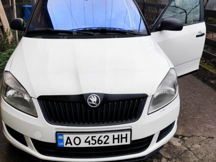 Шкода Фабія 2011 у Береговом на Automoto.ua Білий Шкода Фабія, об'ємом двигуна 1.6 л та пробігом 222 тис. км за 4800 $, фото 1 на Automoto.ua