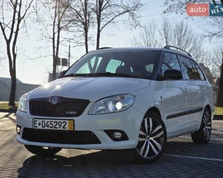 Белый Шкода Фабия, объемом двигателя 1.4 л и пробегом 188 тыс. км за 7950 $, фото 1 на Automoto.ua