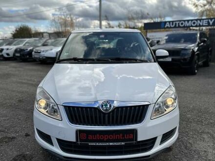 Шкода Фабия 2011 в Буче на Automoto.ua Белый Шкода Фабия, объемом двигателя 1.2 л и пробегом 156 тыс. км за 6300 $, фото 1 на Automoto.ua