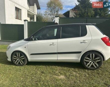 Белый Шкода Фабия, объемом двигателя 1.39 л и пробегом 230 тыс. км за 8500 $, фото 1 на Automoto.ua