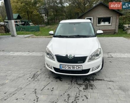 Белый Шкода Фабия, объемом двигателя 1.2 л и пробегом 275 тыс. км за 5250 $, фото 1 на Automoto.ua
