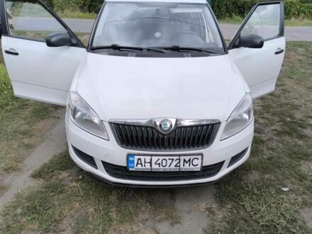 Белый Шкода Фабия, объемом двигателя 1 л и пробегом 155 тыс. км за 5900 $, фото 1 на Automoto.ua