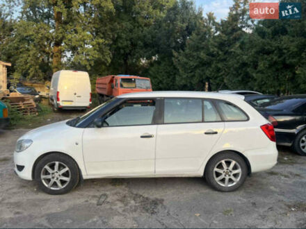 Шкода Фабия 2011 в Львове на Automoto.ua Белый Шкода Фабия, объемом двигателя 1.2 л и пробегом 238 тыс. км за 4600 $, фото 1 на Automoto.ua