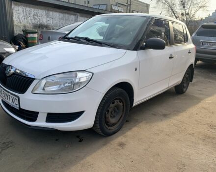 Белый Шкода Фабия, объемом двигателя 1.4 л и пробегом 226 тыс. км за 3200 $, фото 1 на Automoto.ua