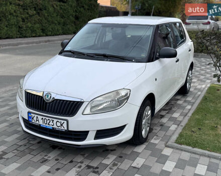 Белый Шкода Фабия, объемом двигателя 1.6 л и пробегом 260 тыс. км за 5150 $, фото 1 на Automoto.ua