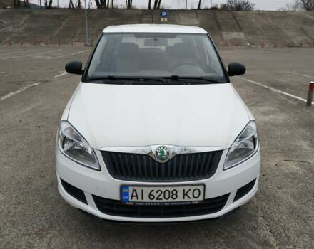 Белый Шкода Фабия, объемом двигателя 1.2 л и пробегом 288 тыс. км за 3400 $, фото 1 на Automoto.ua