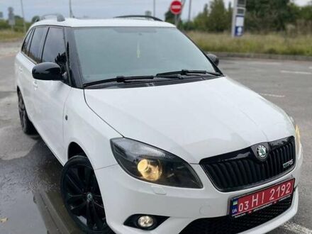 Шкода Фабия 2011 в Любаре на Automoto.ua Белый Шкода Фабия, объемом двигателя 1.4 л и пробегом 190 тыс. км за 8900 $, фото 1 на Automoto.ua