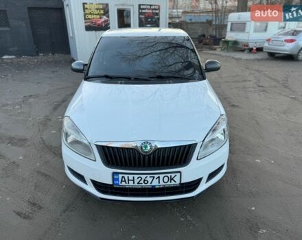 Білий Шкода Фабія, об'ємом двигуна 1.39 л та пробігом 220 тис. км за 3950 $, фото 1 на Automoto.ua