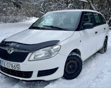 Белый Шкода Фабия, объемом двигателя 1.6 л и пробегом 3 тыс. км за 3100 $, фото 1 на Automoto.ua