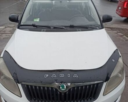Белый Шкода Фабия, объемом двигателя 1.39 л и пробегом 291 тыс. км за 3900 $, фото 1 на Automoto.ua