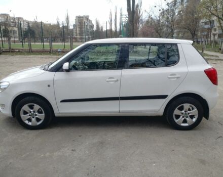 Белый Шкода Фабия, объемом двигателя 1.2 л и пробегом 263 тыс. км за 3200 $, фото 1 на Automoto.ua