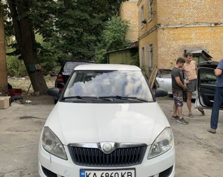 Білий Шкода Фабія, об'ємом двигуна 1.2 л та пробігом 250 тис. км за 2198 $, фото 1 на Automoto.ua