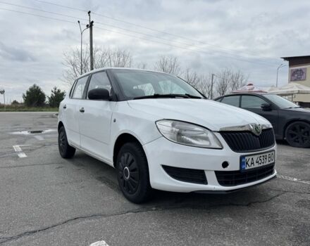Белый Шкода Фабия, объемом двигателя 1.4 л и пробегом 330 тыс. км за 4000 $, фото 1 на Automoto.ua