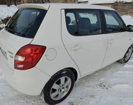Білий Шкода Фабія, об'ємом двигуна 1.6 л та пробігом 262 тис. км за 5199 $, фото 1 на Automoto.ua
