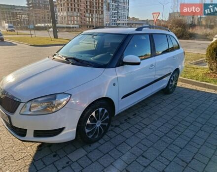 Білий Шкода Фабія, об'ємом двигуна 1.2 л та пробігом 270 тис. км за 4550 $, фото 1 на Automoto.ua